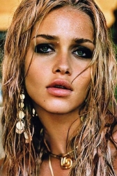 Ana Beatriz Barros